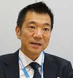 講師