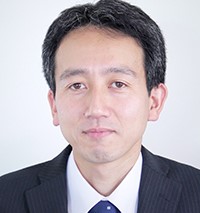 講師